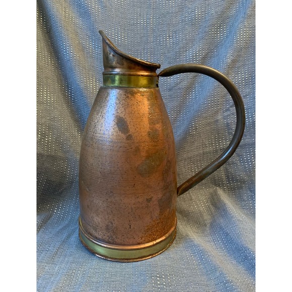 H Copper and brass pitcher - Picture 1 of 11